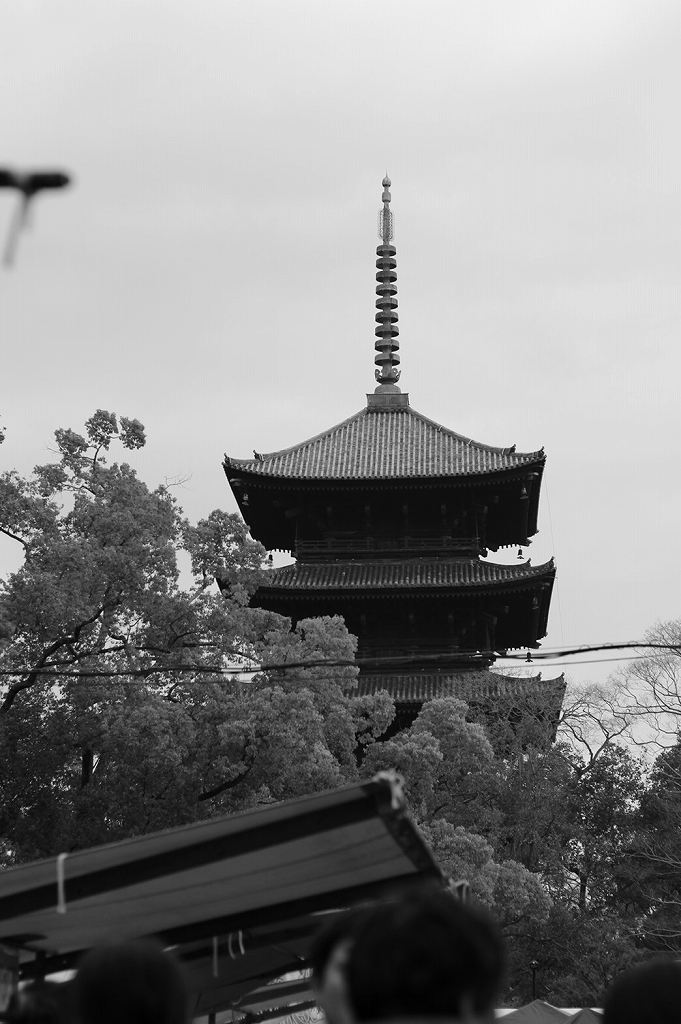 弘法市から見た五重の塔の画像です。