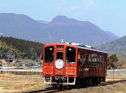 観光列車「ひとつ星」の画像です