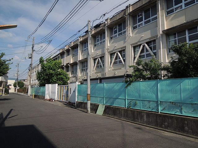 「小阪小学校」の画像です