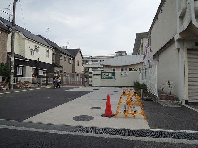 「黒山小学校」の画像です