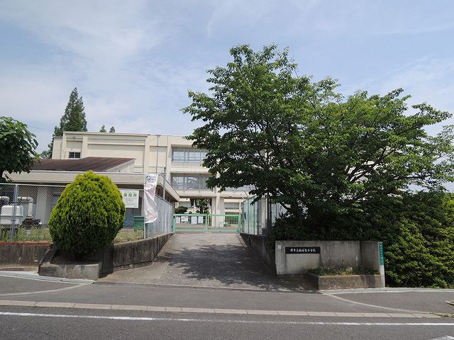 「槙塚台小学校」の画像です