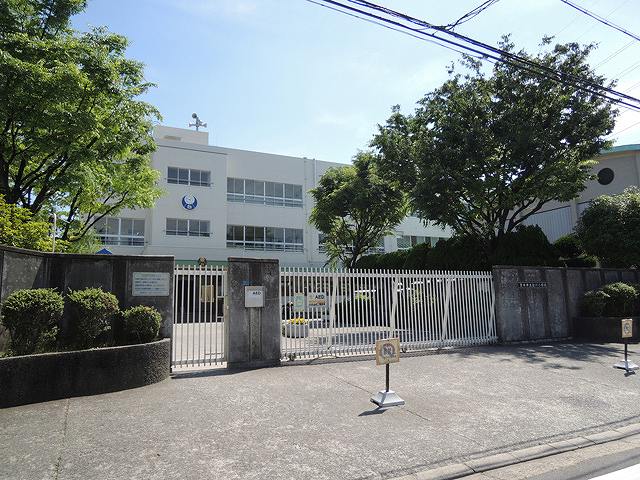 「白川小学校」の画像です