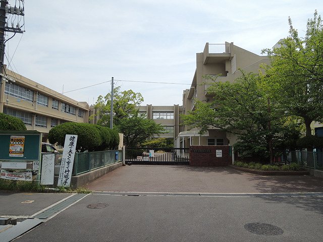 「竹城台小学校」の画像です