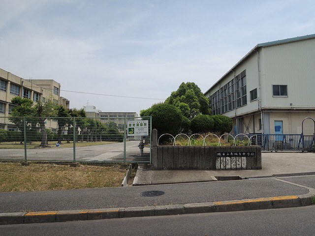 「赤坂台中学校」の画像です