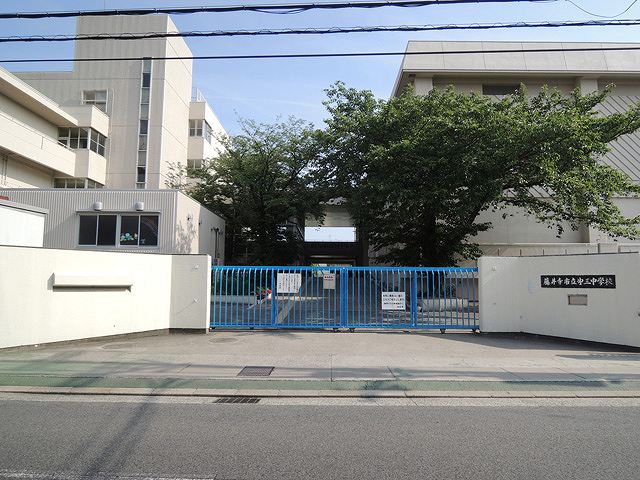 藤井寺市立第三中学校の画像です