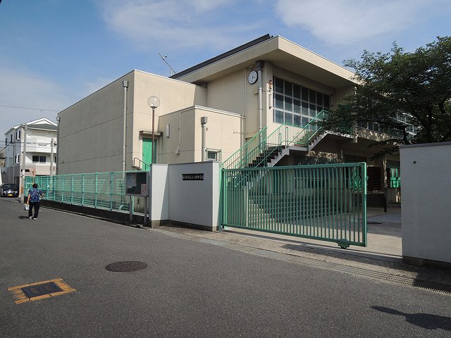 「上小阪中学校」の画像です