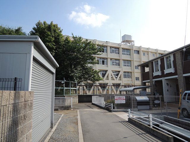 「高鷲南中学校」の画像です