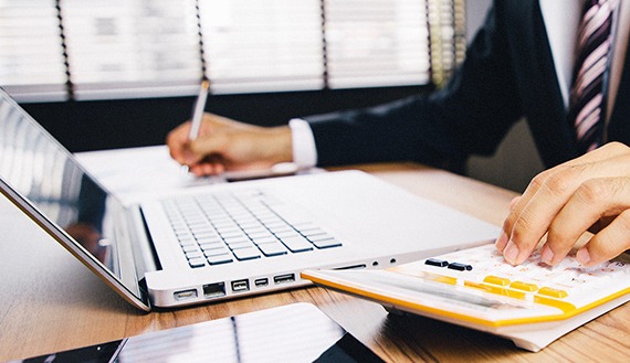 【大阪】経理＜休日充実・経験者優遇＞